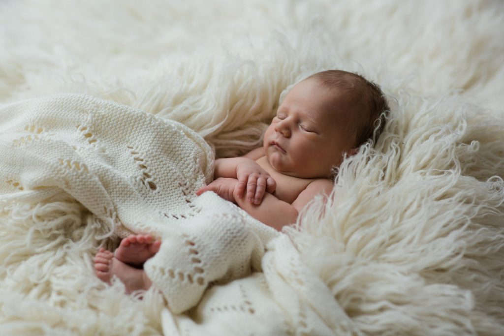 zeitlose Babyfotos mit warmen Farben