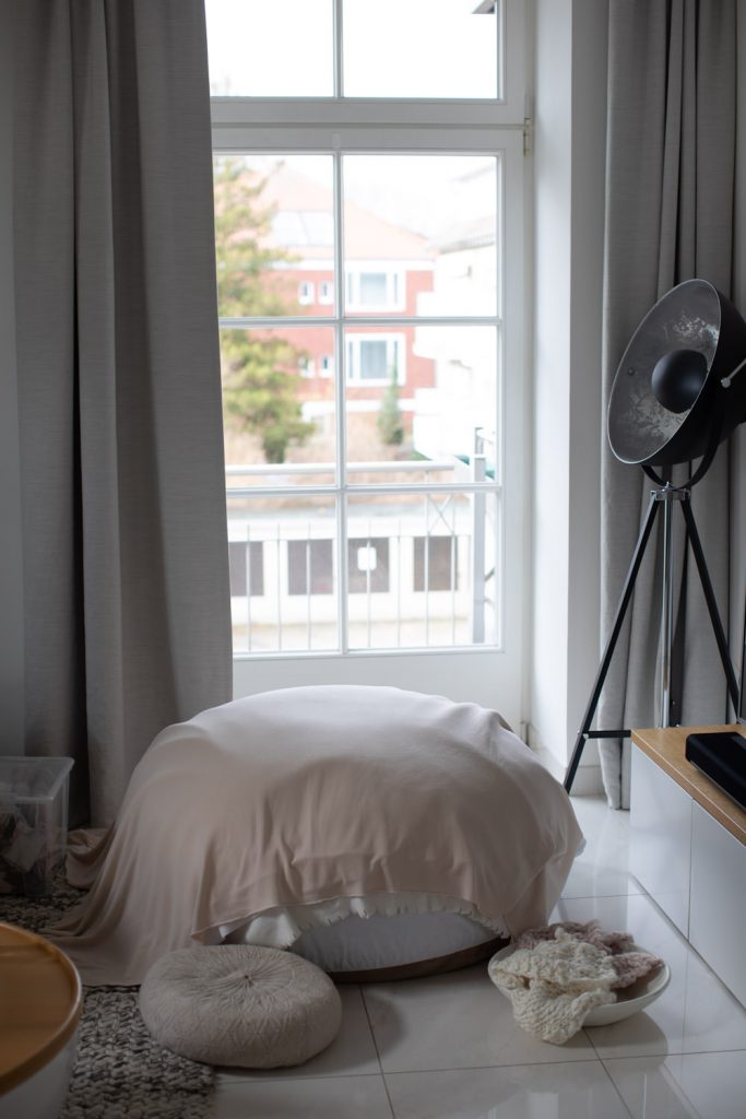 natürliche Babyfotos mit Fensterlicht